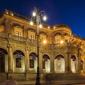 Le Tre Rose Di Maria , Noto Italien